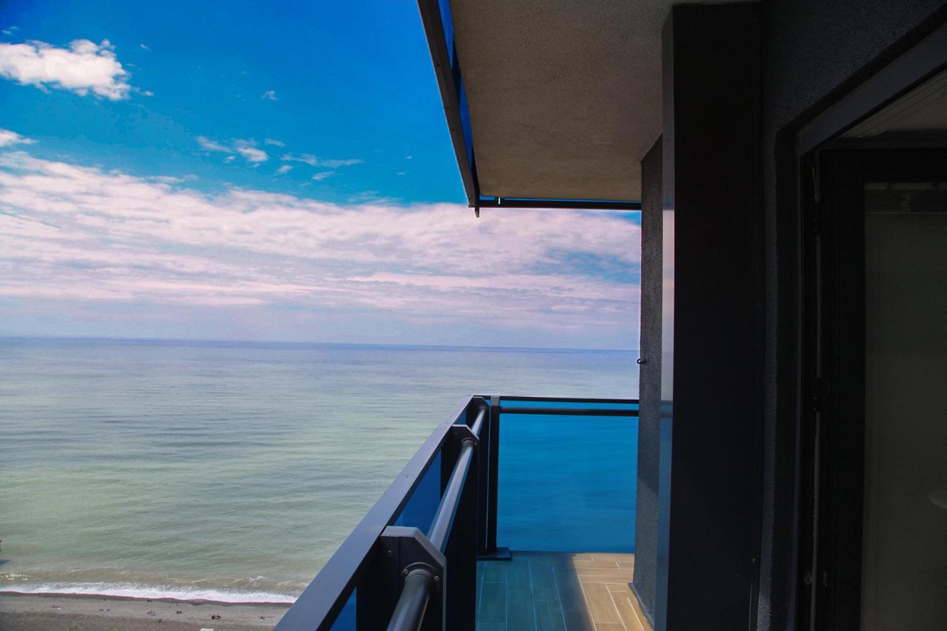 Luxury Beach Front Hotel Batum Dış mekan fotoğraf