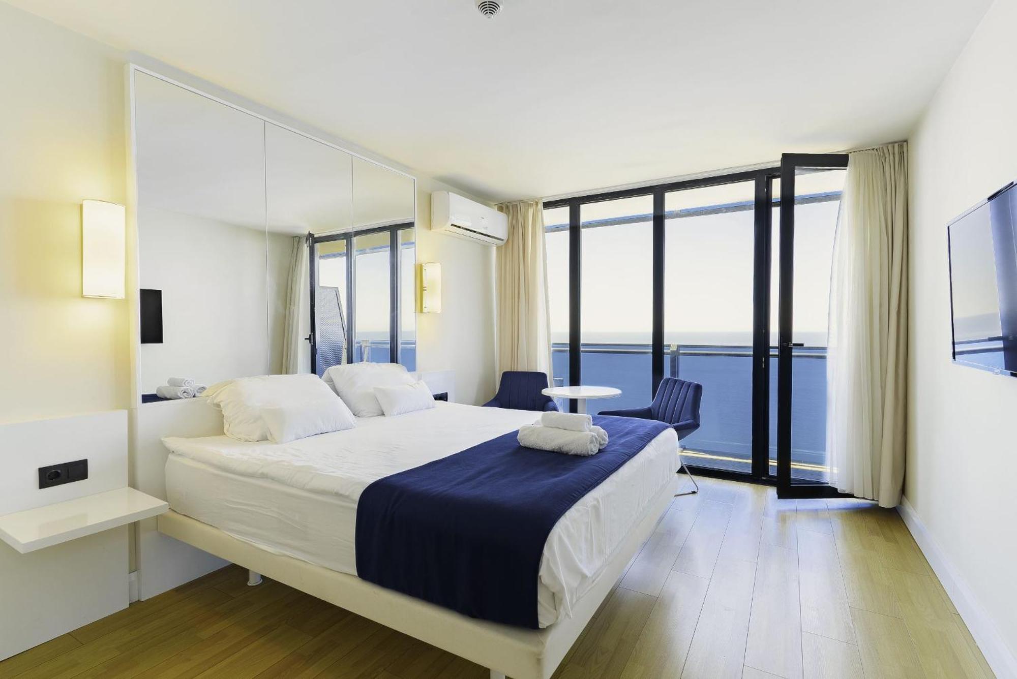 Luxury Beach Front Hotel Batum Dış mekan fotoğraf
