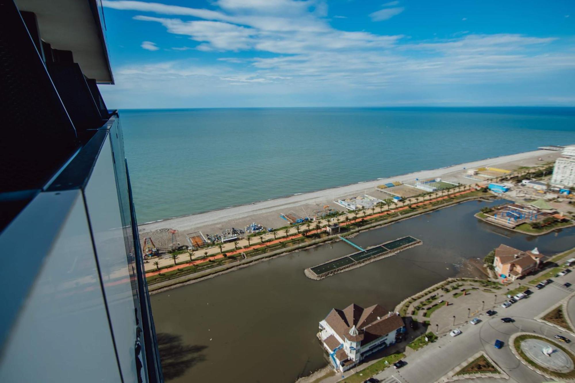 Luxury Beach Front Hotel Batum Dış mekan fotoğraf